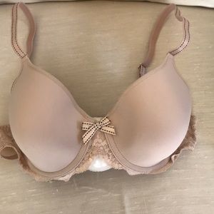 NWOT Chantelle nude bra